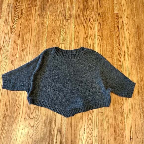 Vince Baby Alpaca and Wool Gray Poncho Sweater size XS - Charcoal Gray - Picture 7 of 8